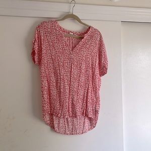Gap size medium 100% Rayon. White with pink flowers